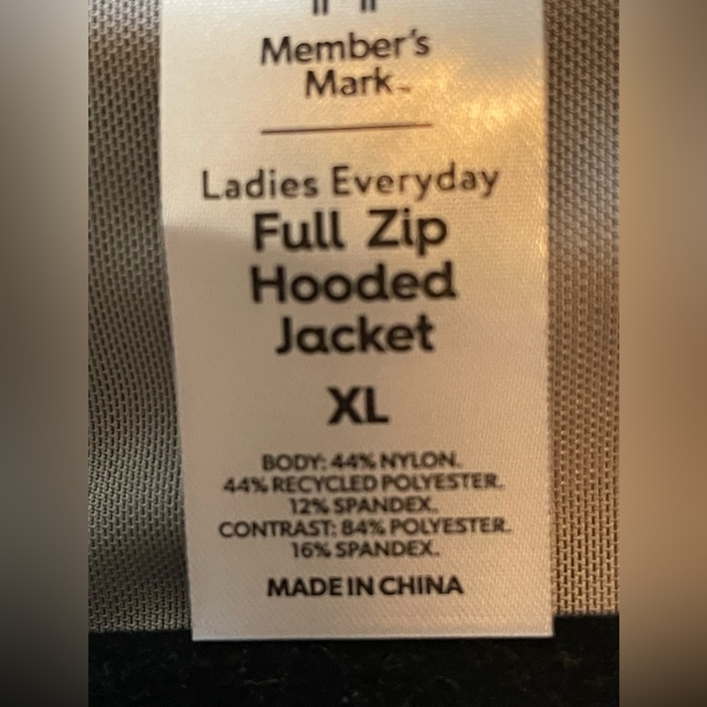 NWT. Women’s XL jacket - Picture 3 of 3